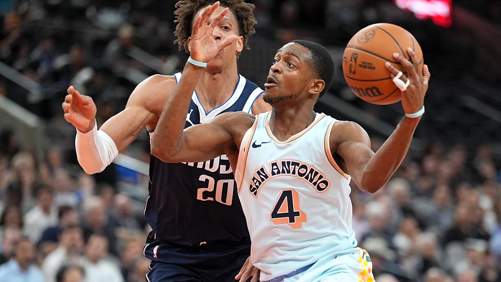 Spurs ‘Hopeful’ Of Signing De’Aaron Fox To Extension