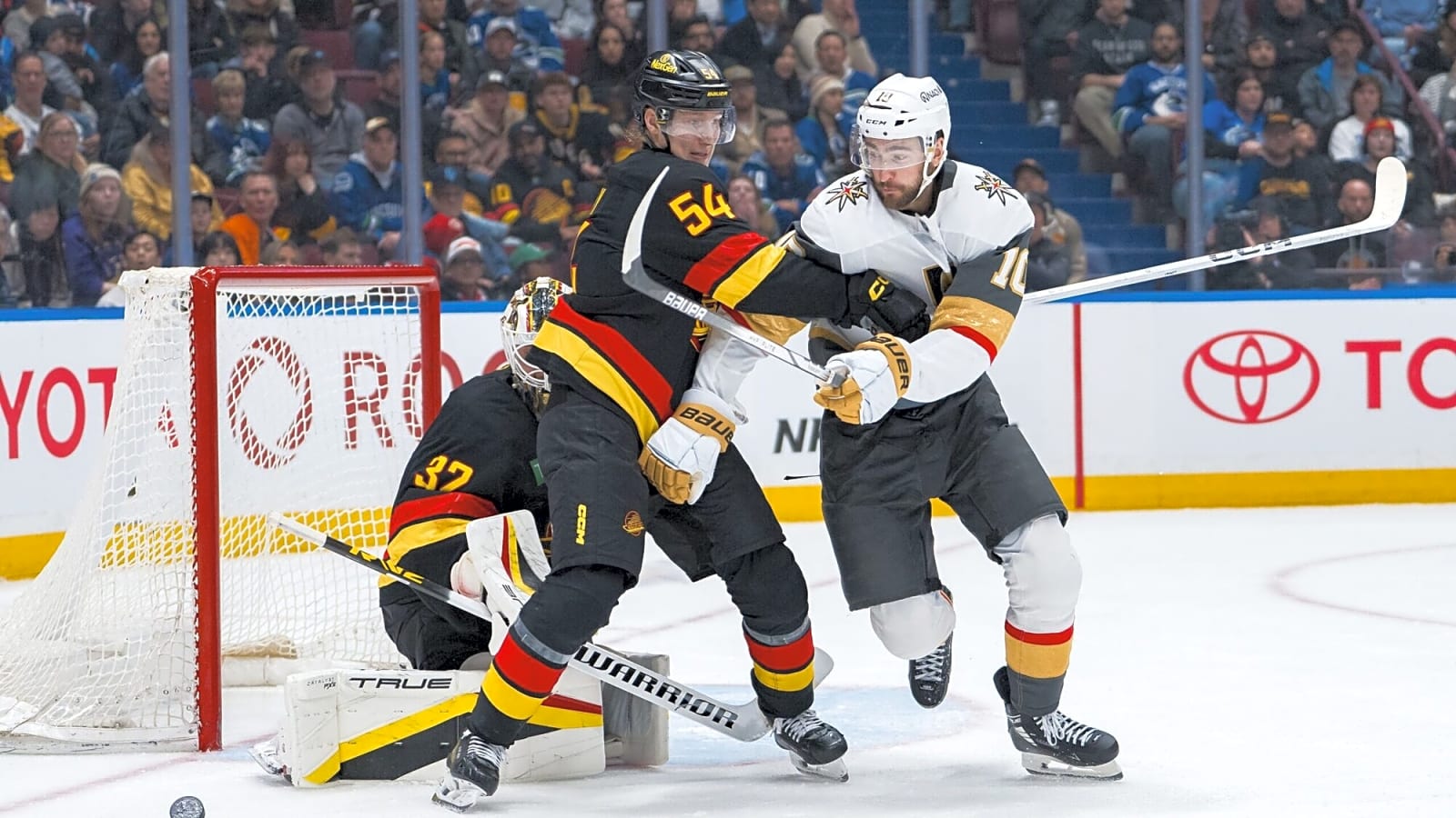 The benefits of the Canucks standing pat heading into 2025/26