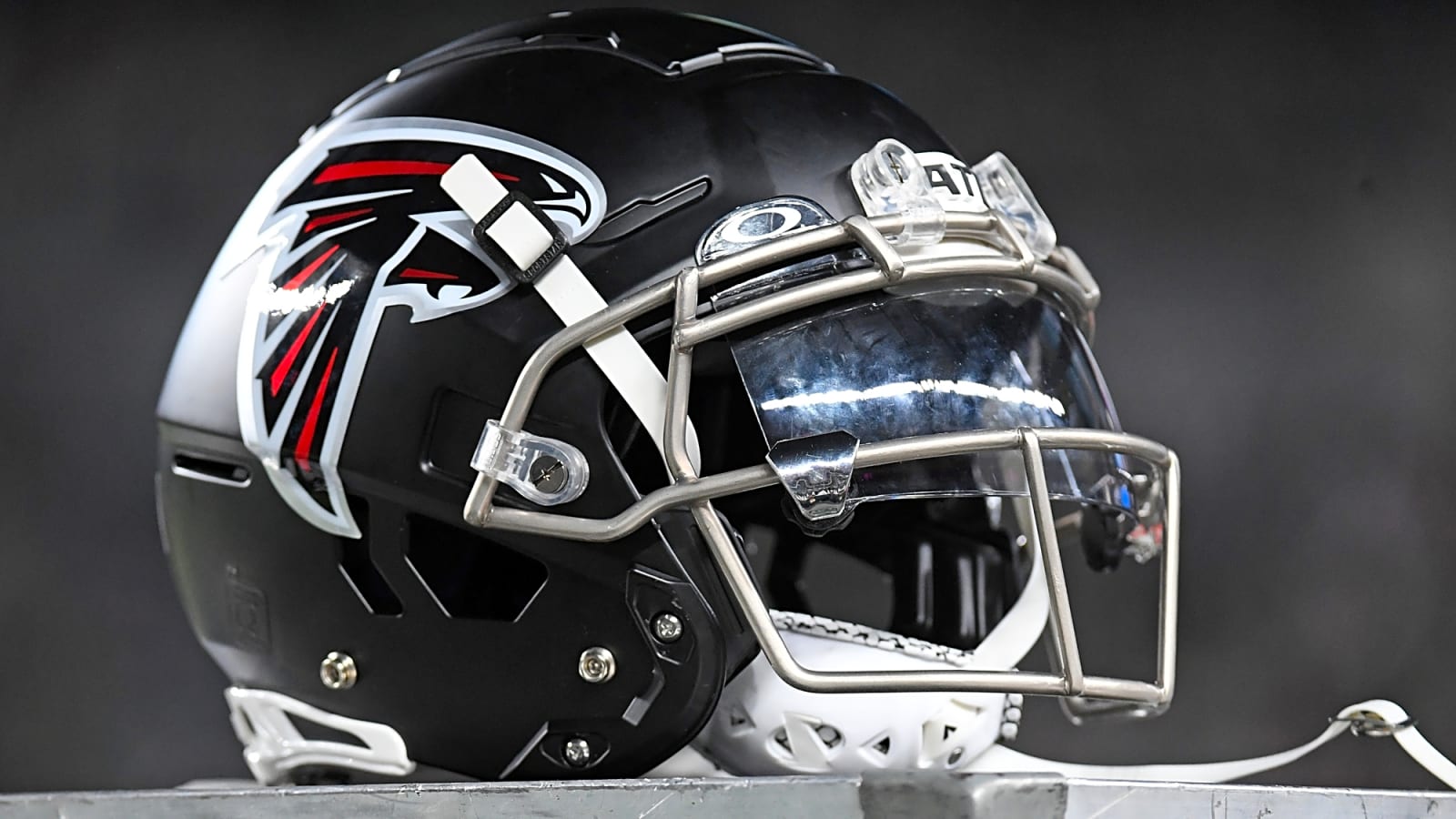 Falcons To Break Out Fan Favorite Helmet For 3 Weeks During The Season