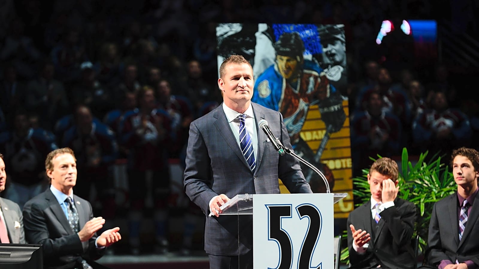 1100-Game NHL Veteran Reportedly Top Candidate to Become NHL Head Coach