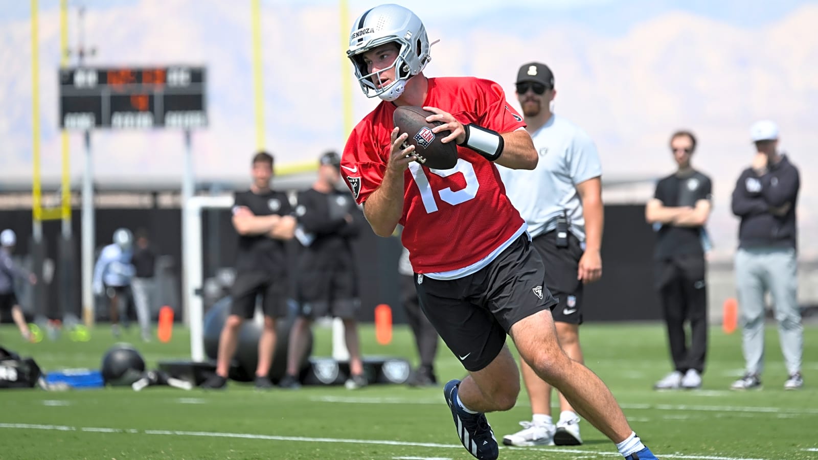 Insider predicts Fernando Mendoza's first start with the Raiders
