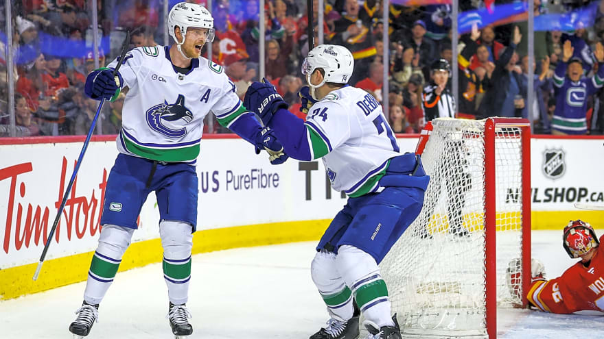 Canucks: Jake DeBrusk says he has ‘a lot of faith’ in Elias Pettersson