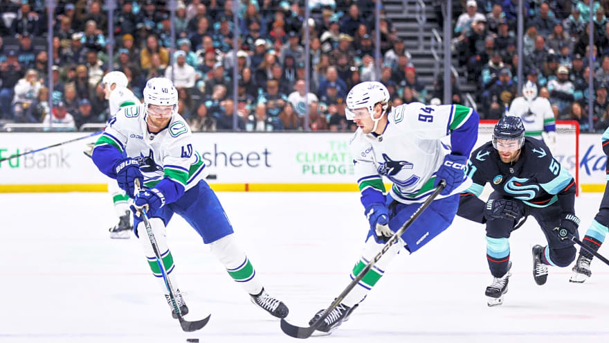  Elias Pettersson rides the pine in Canucks’ 5-1 loss to Kraken