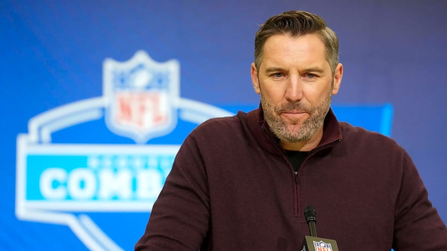 NFL Draft expert predicts Commanders to make controversial mistake in latest 7-round mock draft, which would waste a top pick