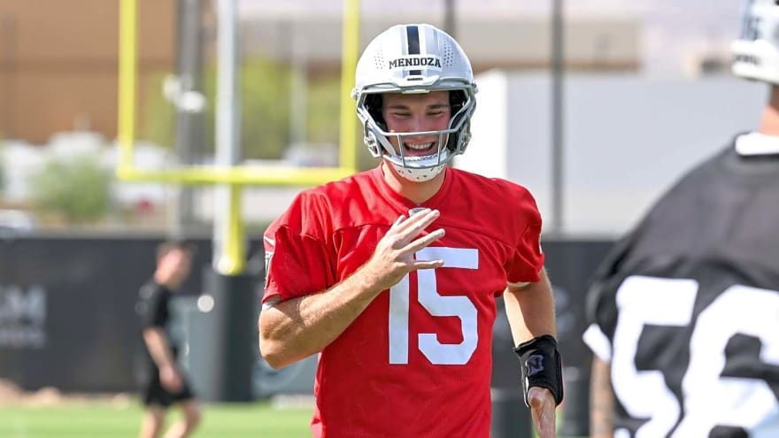 Klint Kubiak speaks out about rookie quarterback Fernando Mendoza’s first real struggles at training camp
