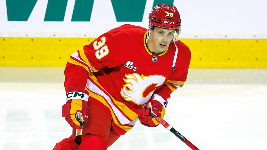 Flames prospects Ethan Wyttenbach and Tyson Gross awarded national collegiate honours