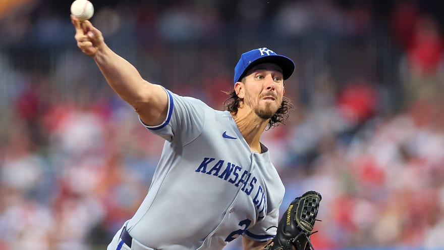 Former All-Star pitcher surprisingly decides to sign with the Rockies