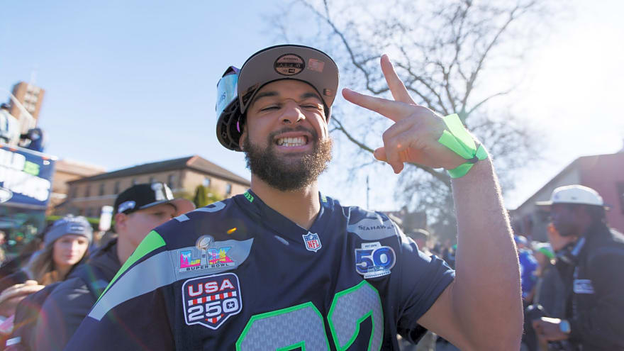 Super Bowl Seahawks Lose Super Bowl MVP Walker—Re-Sign Special Teams Anchor White