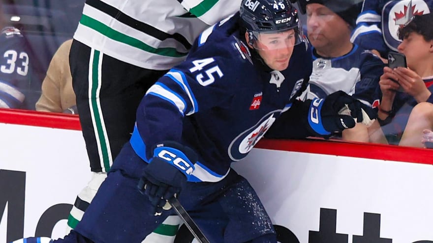 Jets’ Cole Koepke leaves game against Islanders with lower-body injury