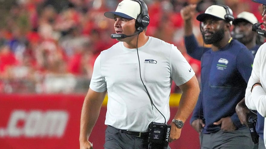 Seahawks just pulled off a savvy move to keep a former All-Pro around in a way that won’t cost them much