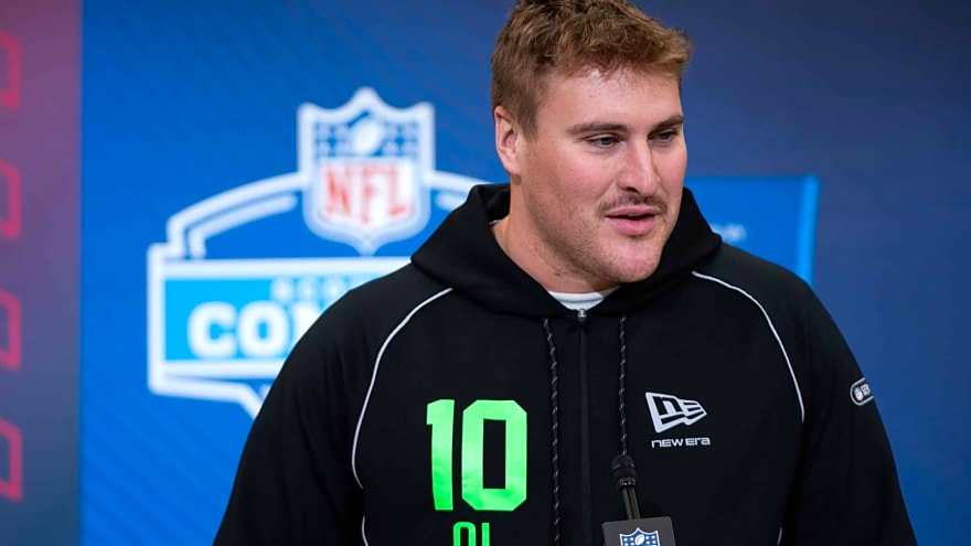 Tennessee Titans: Host Versatile Offensive Lineman
