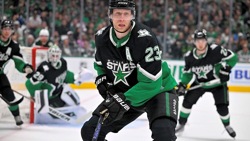 Stars’ Esa Lindell out against Bruins with lower-body injury