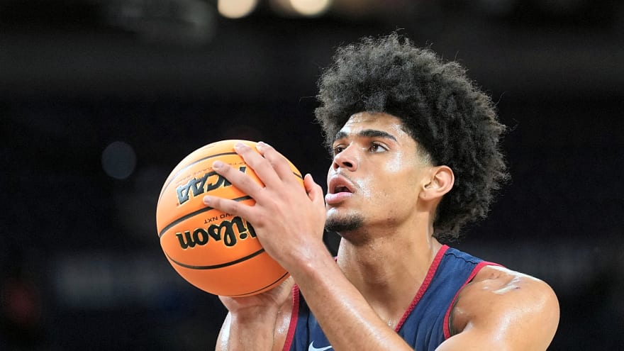 Suns trade into 1st round of NBA Draft, select Arizona’s Koa Peat