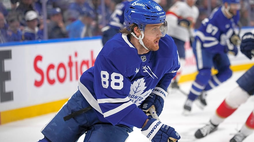 Leafs’ Nylander among top-10 rated right wingers in NHL 26
