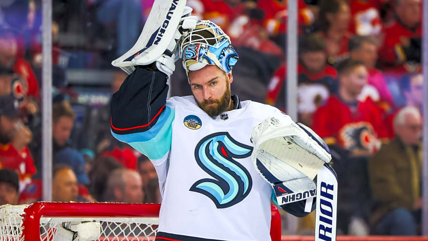 Canucks sign goaltender Chris Driedger to a professional tryout contract