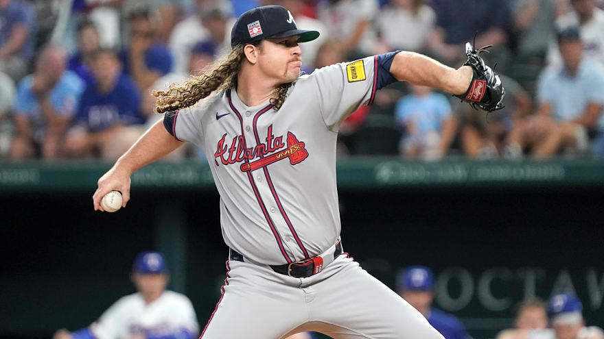 Report: Grant Holmes going non-surgery route for elbow injury