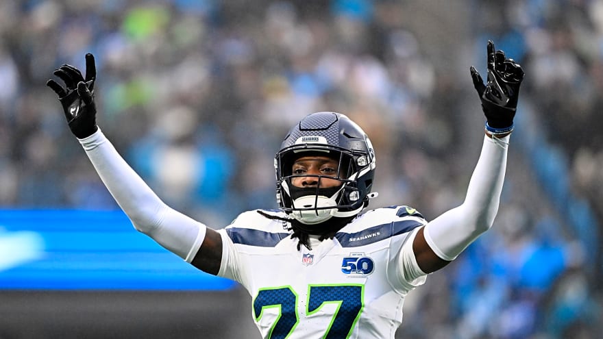 Seahawks Star Corrects Post About Intense Interaction With Teammates During NFC Championship