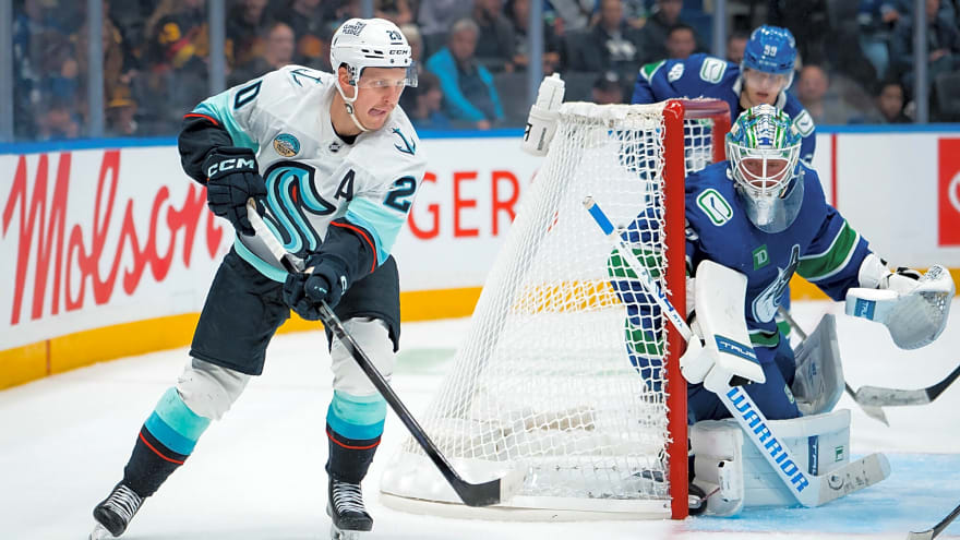 Should the Canucks consider signing another free agent? | Wagner’s Weekly