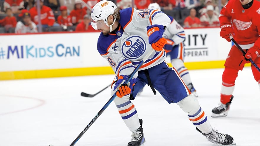 Oilers place forwards Noah Philp, David Tomasek on waivers
