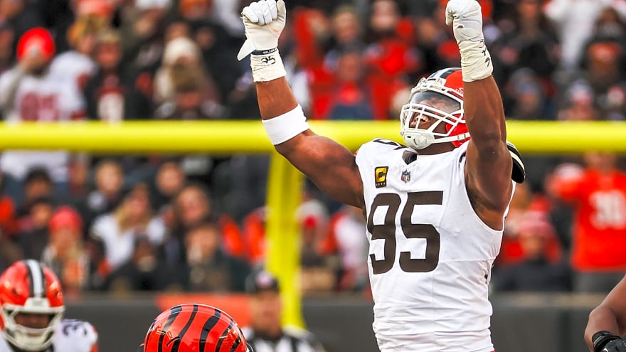 AFC Notes: Myles Garrett, Aaron Rodgers, Browns, Steelers