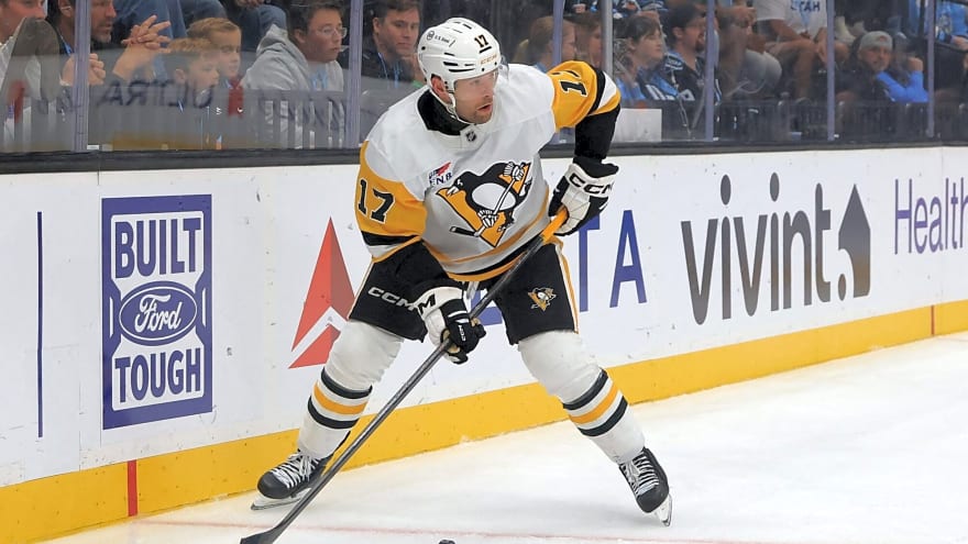 Penguins’ Bryan Rust leaves game with lower-body injury