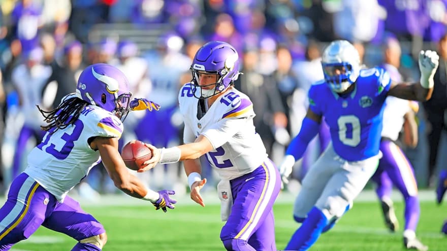 Ex-Packers RB Aaron Jones goes down with concerning injury in Week 13