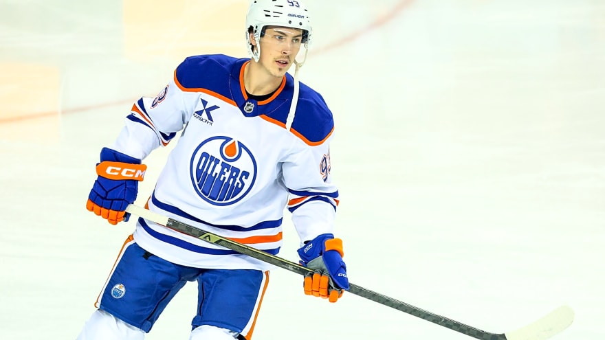Who should be the third-line centre for the Edmonton Oilers?