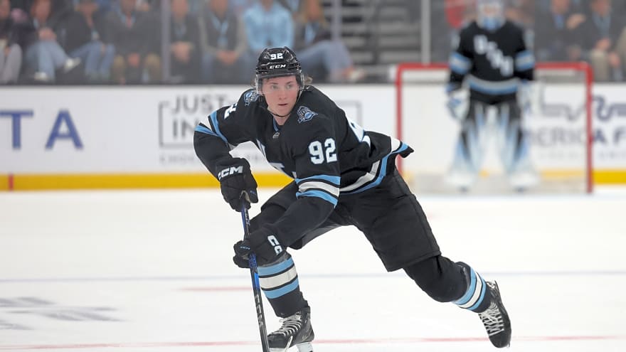 Mammoth begin extension talks with key forward