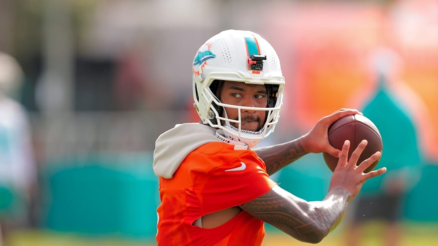 Tagovailoa Shows Maturity in Calling Out Tyreek Hill