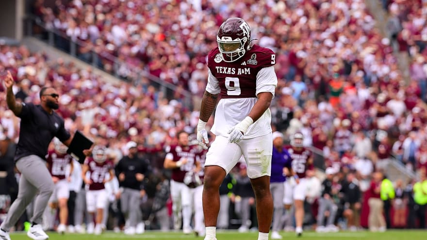 Writing The Ship: Buccaneers Can Cash In At Edge Rusher