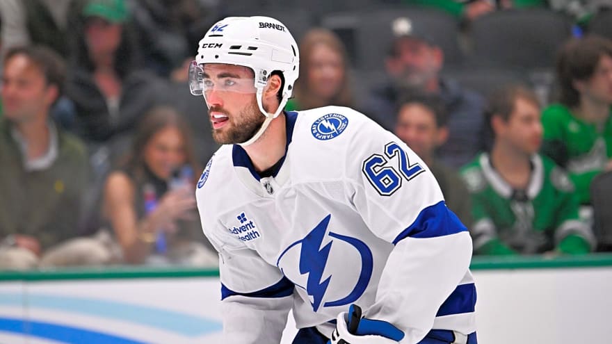Blues claim Jack Finley off waivers from Lightning