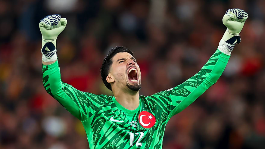 Not Mainoo or Zirkzee: Man Utd will ‘listen to offers’ for first-teamer who’s made six starts this season