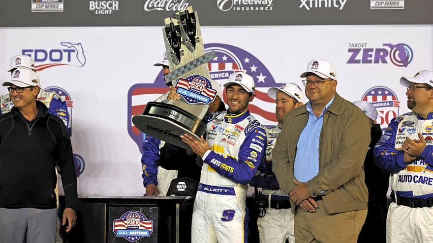 Chase Elliott capitalizes late to win Daytona Duel 2; BJ McLeod awarded Daytona 500 berth