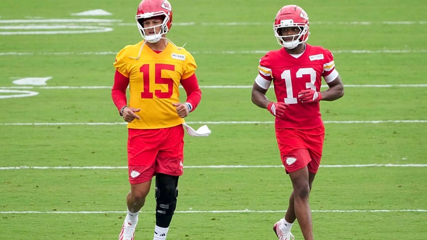 Patrick Mahomes names 3 young Kansas City Chiefs training camp standouts after 10 practice sessions