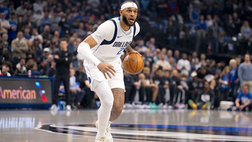 Lakers Could Add Mavericks Big Man To Bolster Frontcourt Rotation