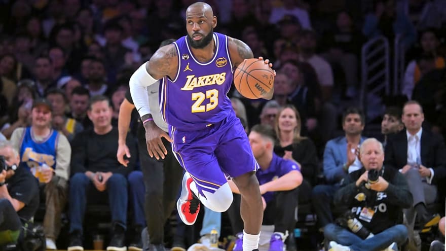 Memphis Mayor Reacts To LeBron James Calling For Grizzlies To Relocate To Nashville