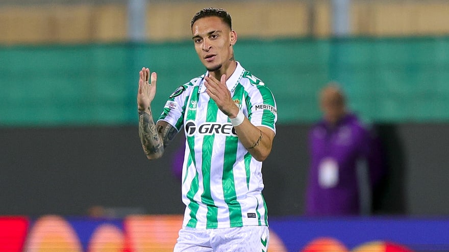 ‘Magical’ Man Utd star has now decided his next club after rebuffing lucrative proposal from Serie A outfit
