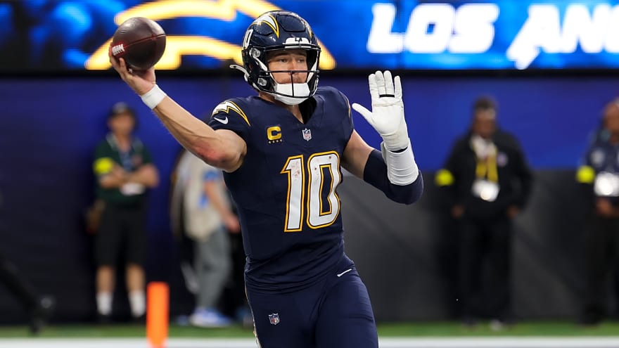 AFC Notes: Maxx Crosby, Justin Herbert, Chargers, Chiefs, Raiders