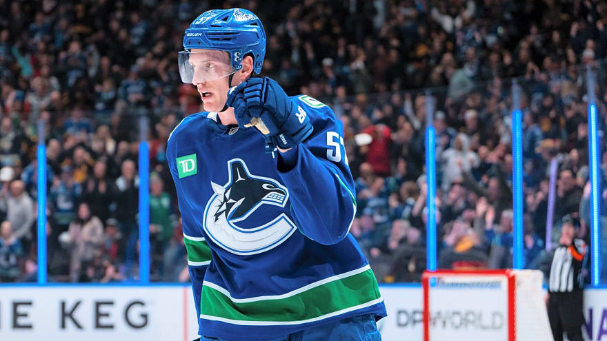 ‘Feel very fortunate’: Myers reflects on time with Canucks following trade to Stars