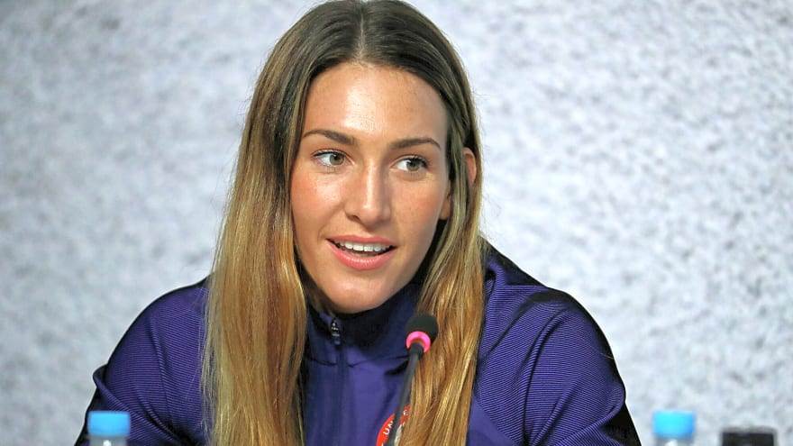 Mikaela Mayer Dominates Mary Spencer to Become Unified Champion at 154 Pounds