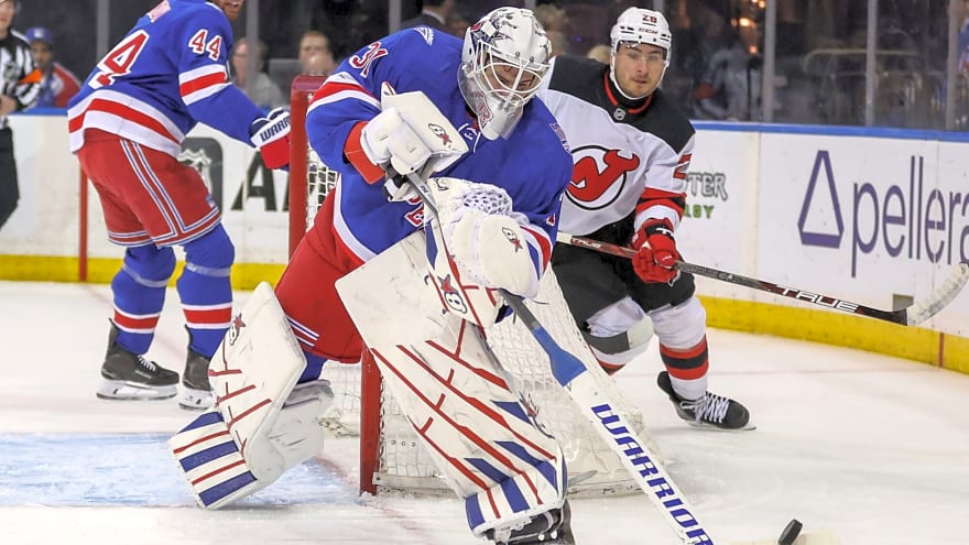 Watch: Rangers' Igor Shesterkin, Devils' Jacob Markstrom throw punches during goalie fight