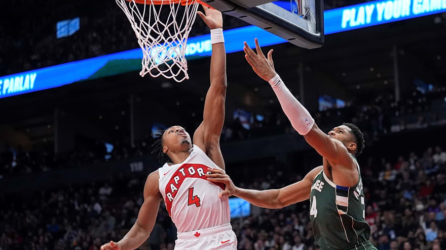 Scottie Barnes leaves game, returns after negative x-ray