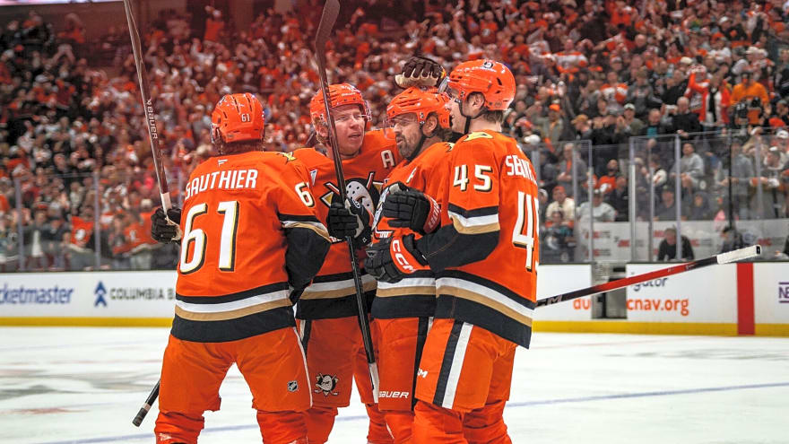  Oilers on verge of elimination after blowing leads to Ducks