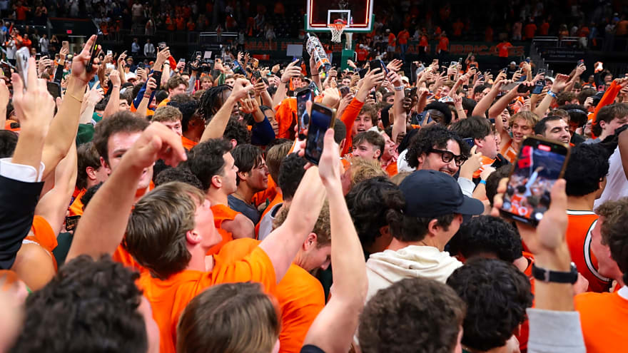 Miami Hurricanes Hold Off No. 11 North Carolina Tar Heels