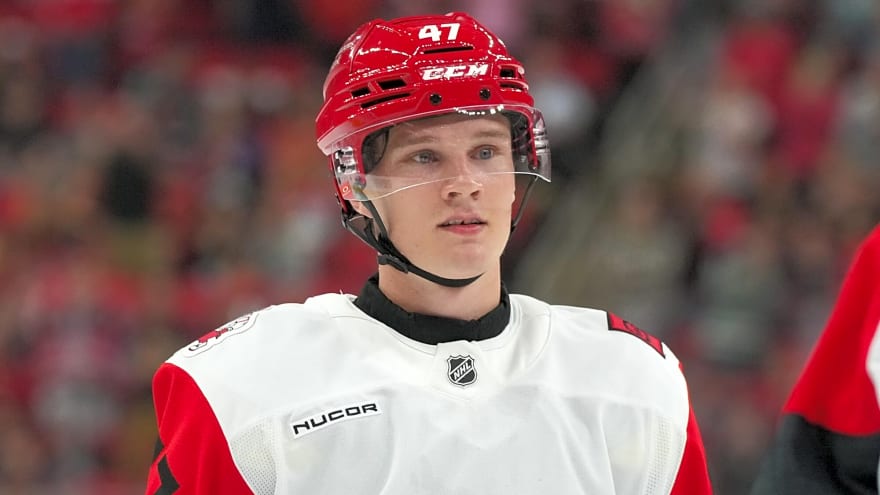 Hurricanes sign Aleksi Heimosalmi to one-year extension