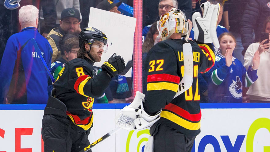 Canucks lineup notes: Lankinen returns, Garland out vs. Kings