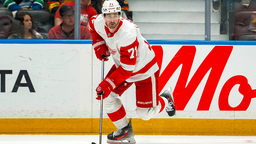 Three Takeaways from Detroit Red Wings Win over Chicago