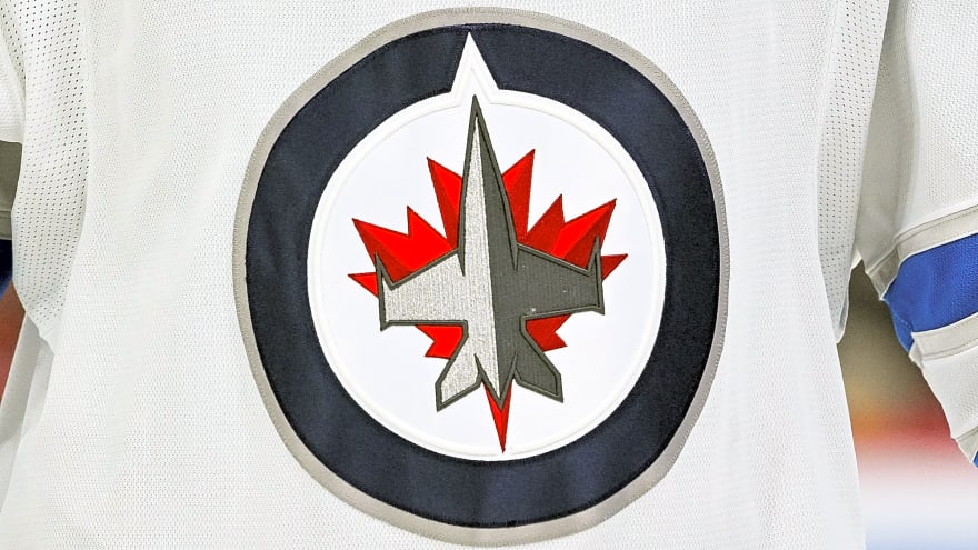 Jets sign top defensive prospect to three-year, entry-level deal