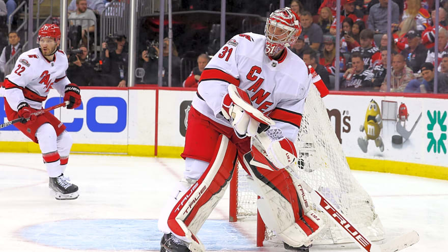 Oilers bold prediction: An Edmonton goalie scores a goal this season