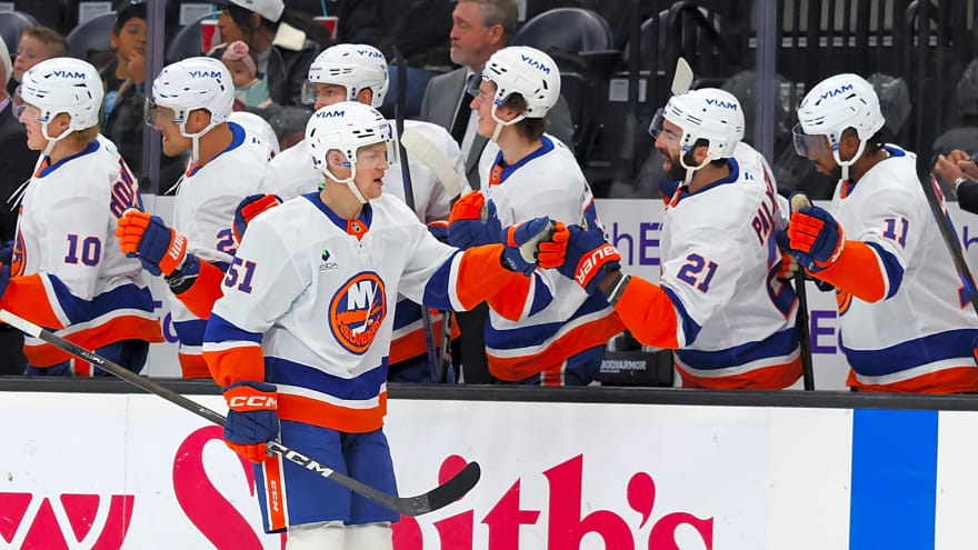 Ten goals already for Emil Heineman: it took him 37 fewer games than in Montreal